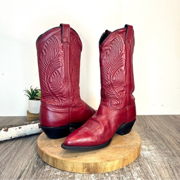 *Abilene Boots Ladies 11” Red Cowhide Pointed Toe Boot Size 10M - Picture 1 of 16